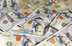 美元指数盘中重回100关口，为今年8月份以来首次